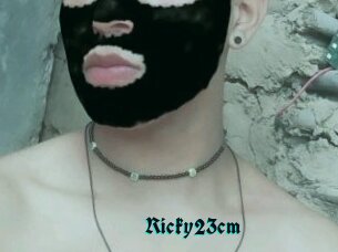 Ricky23cm