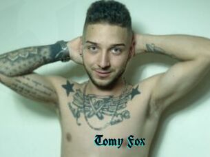 Tomy_Fox